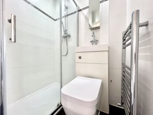 En-Suite- click for photo gallery